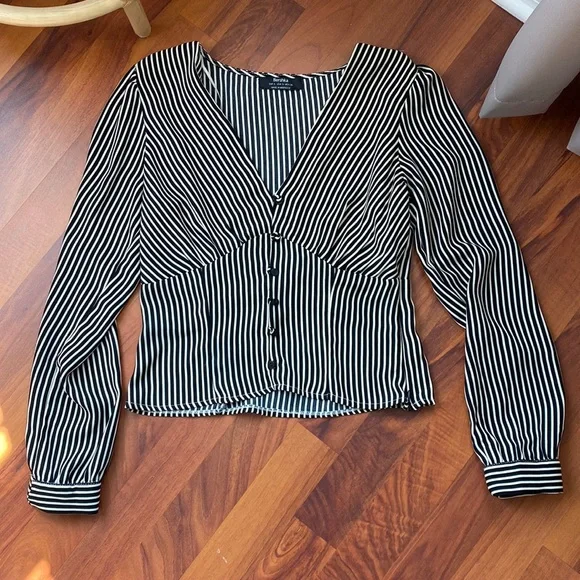 NWOT Bershka Top - Picture 1 of 7